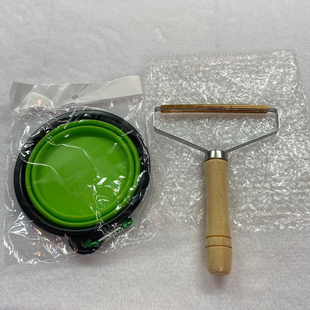 Travel Silicone Collapsable Pet Bowl & Carpet Scraper NWOT